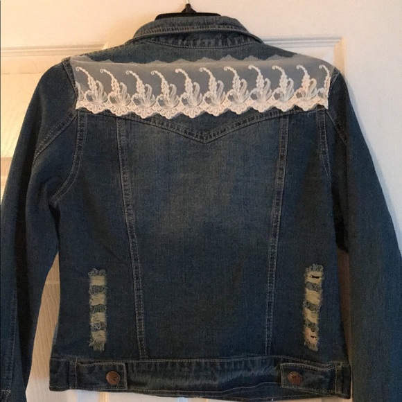 Jean Jacket Lace detail size***Medium*** - Picture 3 of 4